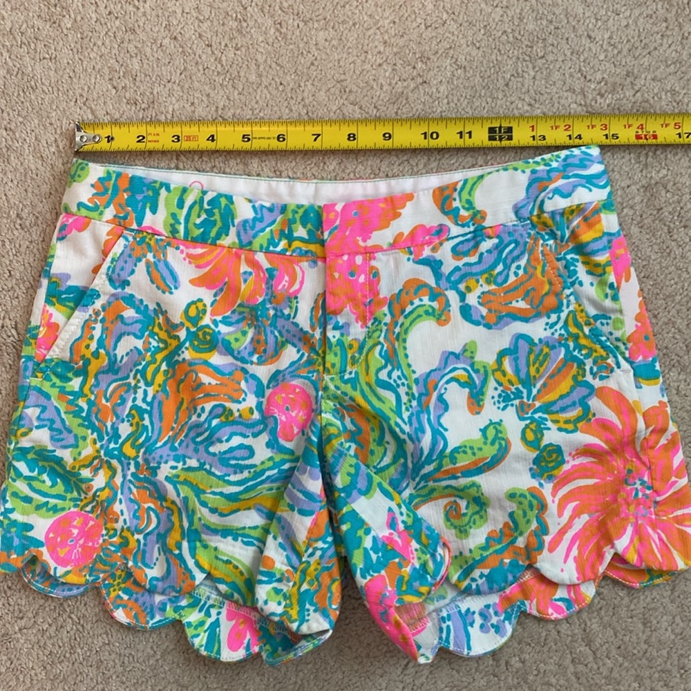 Lilly Pulitzer Buttercup Scalloped Shorts Size 0 Casa Marina White Resort - Picture 9 of 11